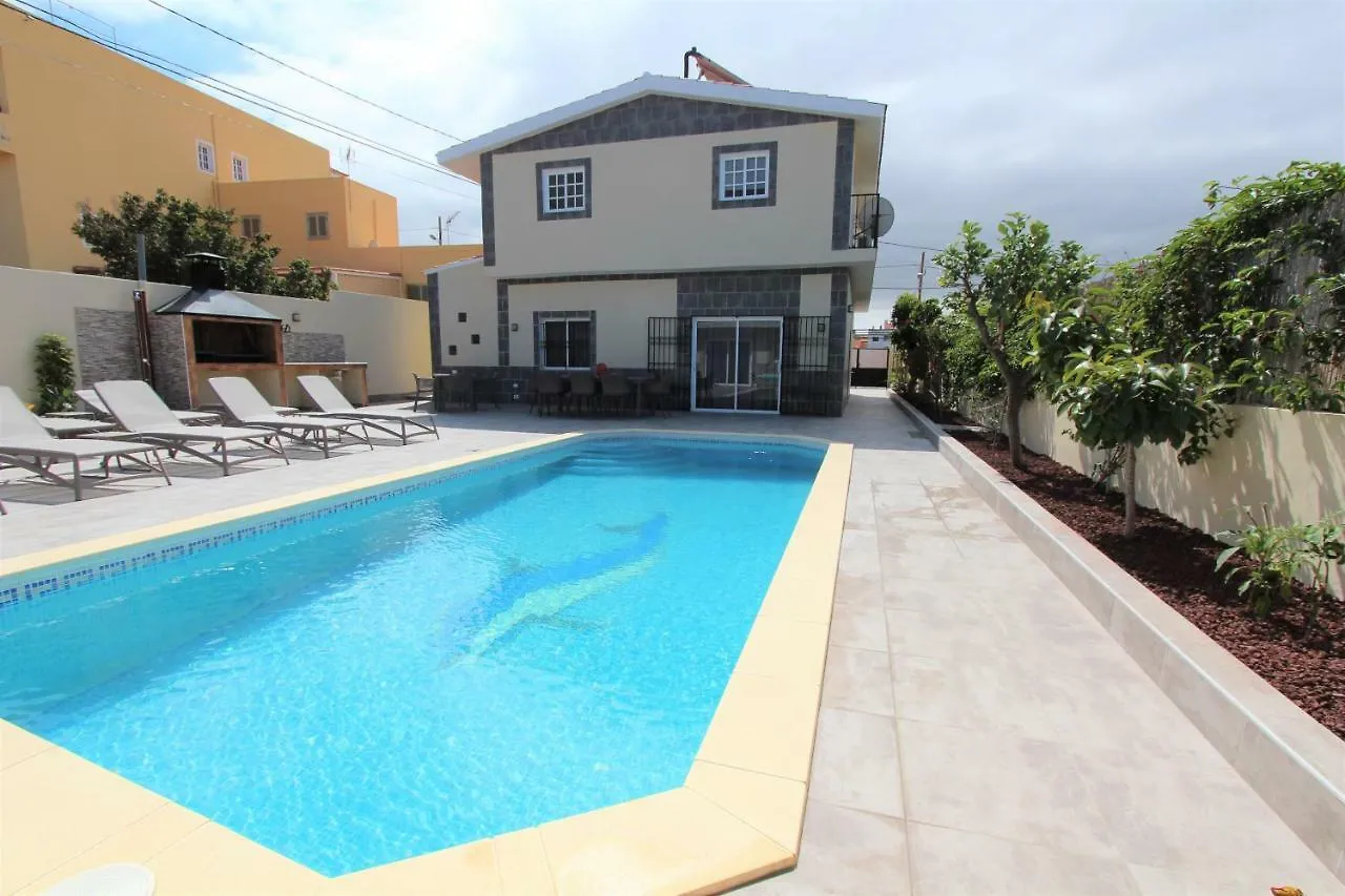 Vivatenerife - Gorgeous Villa With Heated Pool Buzanada